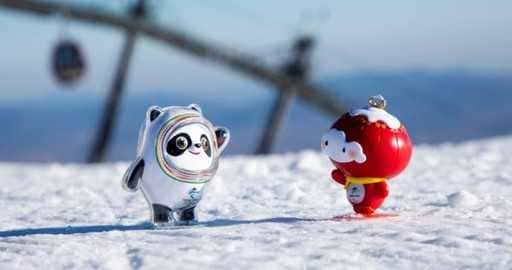 I fan impazienti della mascotte delle Olimpiadi invernali ne fanno una propria in mezzo alla carenza di souvenir