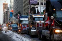 طريق مسدود أمام احتجاج سائقي الشاحنات في كندا حيث يسعى العمدة إلى وسيط
