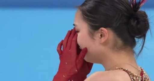 Зимові Олімпійські ігри: китайська фігуристка Чжу І, народжена в США, знову впала, плаче під час рутини, оскільки критика в Інтернеті посилюється