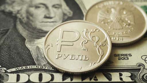 Finančnik je rekel, kdaj bo dolar spet 60 rubljev
