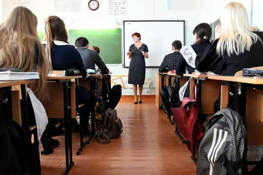 Ministrstvo za šolstvo namerava izboljšati stanje s plačami učiteljev
