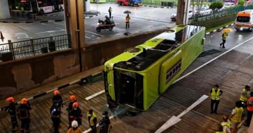 Ex conductor de autobús de Tower Transit acusado de conducción negligente después del accidente de Bukit Batok que hirió a 14 personas