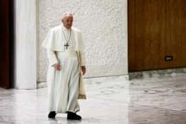 Påven säger att krig i Ukraina skulle vara galenskap, stöder samtalen