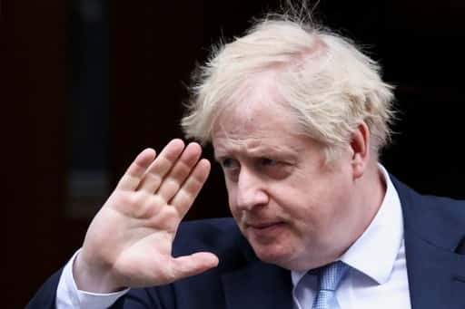 Johnson sinaliza fim antecipado das regras de isolamento COVID da Inglaterra