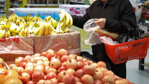 I rivenditori hanno avvertito di ritardi nella fornitura di frutta e verdura dall'estero