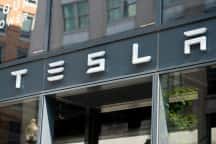 Калифорнийское агентство обвиняет Tesla в расовой сегрегации на заводе
