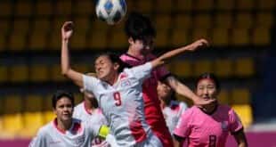 Vrouwelijke voetballers wijzen kritiek af; 'Wij zijn Filippino's'