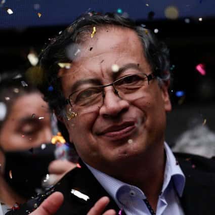 Colombias presidentfavorit ber om ursäkt för berusad tal