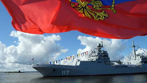 Sex landstigningsfartyg från de norra och baltiska flottorna gick in i Sevastopol