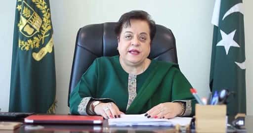 Pakistan - Shireen Mazari ontvangt certificaat van PM
