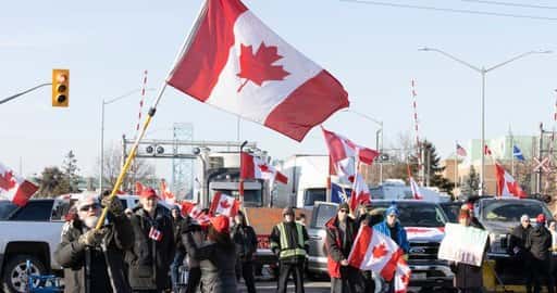 Ford Canadá fecha a fábrica de automóveis de Windsor enquanto o bloqueio da Ambassador Bridge continua