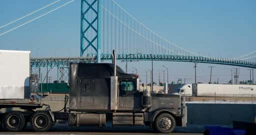 I blocchi dell'Ambassador Bridge avranno un effetto duraturo sulla catena di approvvigionamento, affermano gli esperti