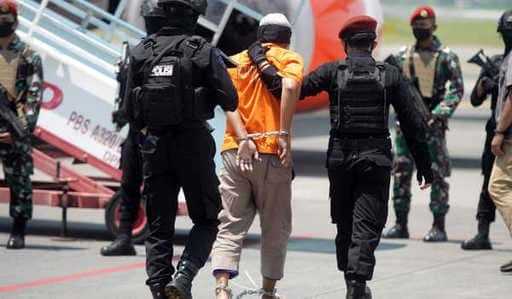 Antiterreurdetachement Ciduk 2 vermoedelijke terroristische leden van JAD in Yogyakarta