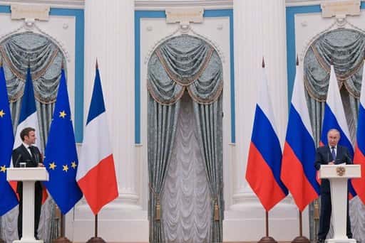 Macron ha definito i colloqui con Putin significativi e ricchi di eventi