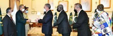 Pakistán - Enviados de cuatro países presentan credenciales al presidente Alvi