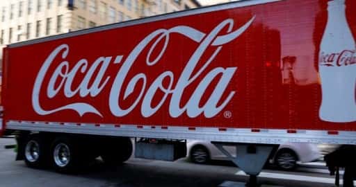 Coca-Cola, яку критикують за забруднення пластиком, обіцяє 25% багаторазової упаковки