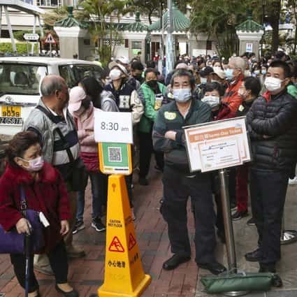 Hongkong beleži 1.325 primerov Covid-19, več kot 1.500 predhodnih okužb