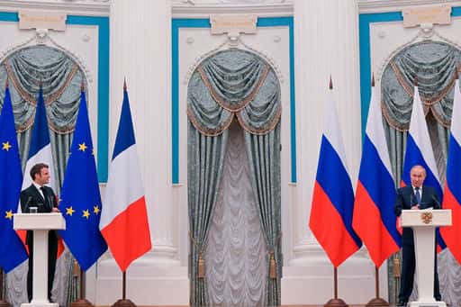 Sono diventati noti i dettagli dei colloqui chiusi tra Putin e Macron