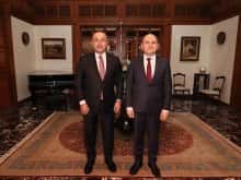 Ilhan Küçük ontmoette de Turkse minister van Buitenlandse Zaken Mevlut Cavusoglu