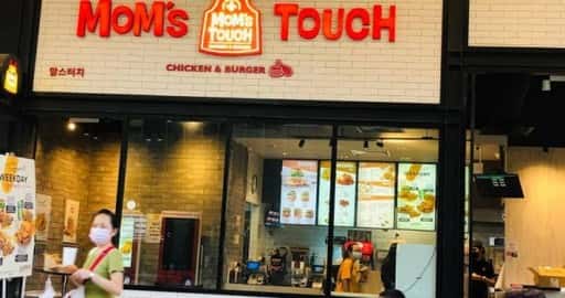 Korejska veriga hitre prehrane Mom's Touch trajno zapre vse trgovine v Singapurju