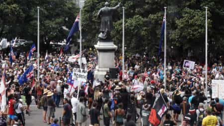 O protesto em frente ao parlamento da Nova Zelândia está crescendo