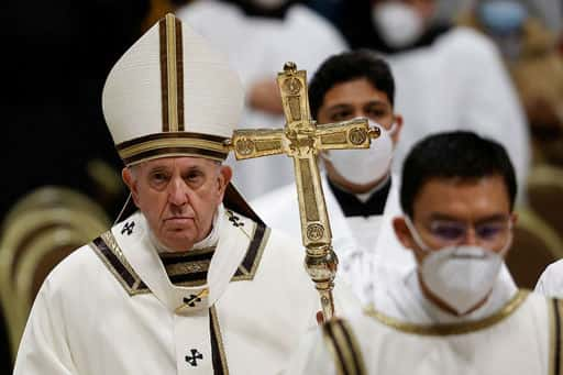 Papa Francis, Rusya ile Batı arasında olası bir savaş haberlerini çılgın olarak nitelendirdi