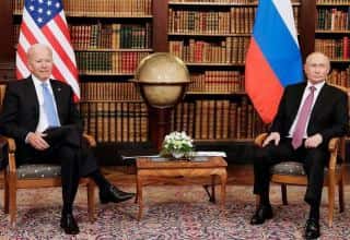 Bela hiša pravi, da bo pogovor Bidena in Putina potekal v soboto