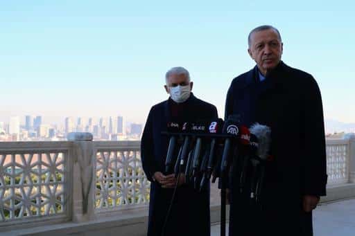قال أردوغان إن اللقاح ساعد في التعافي السريع من COVID