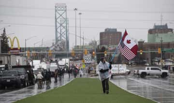 Juez canadiense ordena cese de bloqueo en puente fronterizo