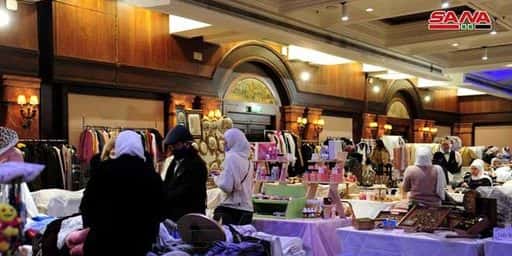 Das Sheraton Hotel veranstaltet eine Ausstellung und einen Verkauf von Produkten von Handwerkerinnen