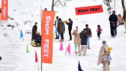 Barrister Saif obišče snežni festival Galiyat