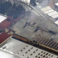 Japón - Al menos cinco muertos en incendio en fábrica de galletas de arroz de Niigata