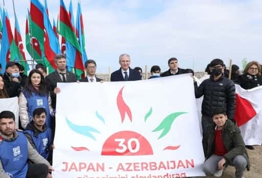 Campagna di piantagione di alberi tenutasi a Baku come parte dell'anno dell'amicizia giapponese-azerbaigian