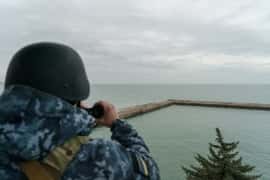Ukraińska straż przybrzeżna patrolująca Morze Azowskie oko rosyjskie okręty wojenne