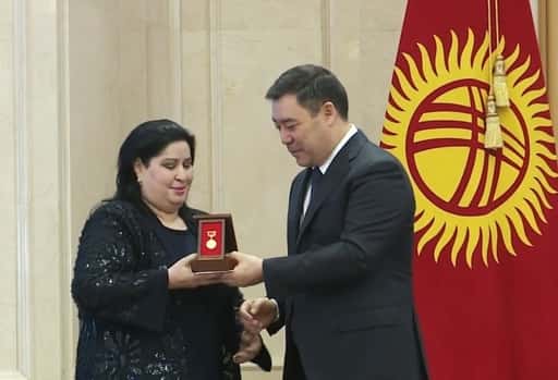 بموجب مرسوم صادر عن رئيس قيرغيزستان ، مُنح مواطننا اللقب الفخري عامل الثقافة الفخري