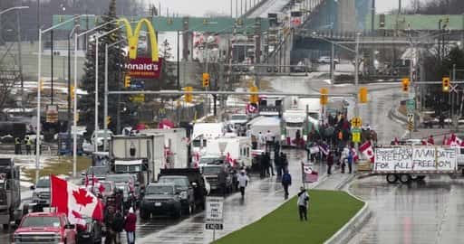 Ontario ogłasza stan wyjątkowy pośród protestów konwojów: Oto, co to oznacza