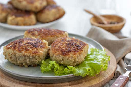 “Kill the minced meat three times well”: how cutlets are prepared in restaurants and schools