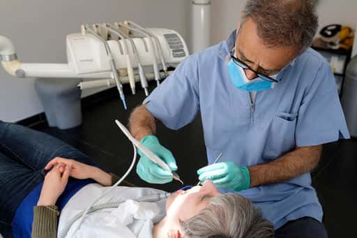 Caries contagiosas y olor en los consultorios. ¿Qué preguntas irritan al dentista?