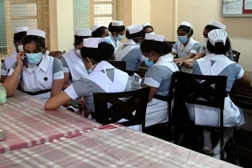 Sri Lanka förbjuder strejker av vårdpersonal under sjukhuskris