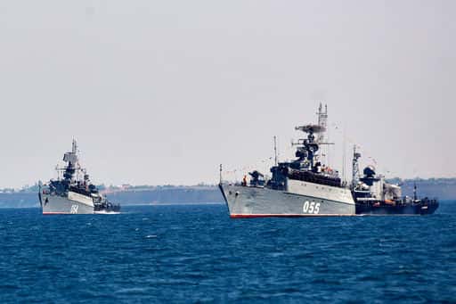 V obsežnih vajah je sodelovalo več kot 30 ladij Črnomorske flote