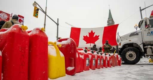 Kanada - Vse strožje kazni za protestnike v konvojih, ki kršijo zakon, opozarjajo federalci