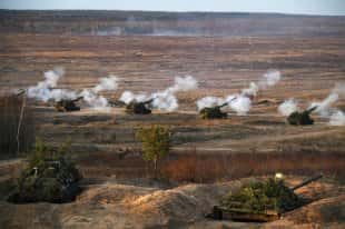 Russia - Artillerymen of the Northern Fleet destroyed conditional tanks by direct fire