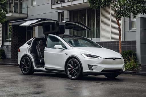 Tesla es la marca de coches más buscada del mundo