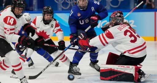 Kanada si zahrá so Spojenými štátmi o olympijské zlato vo finále ženského hokeja