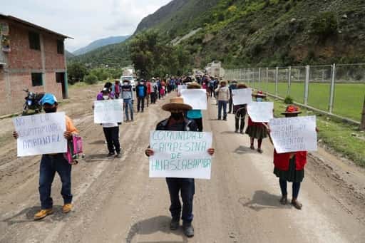 La comunità del Perù prevede di riprendere il blocco della strada mineraria in mezzo a una tregua