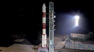 ISRO успешно запускает PSLV-C52 для наблюдения за Землей, 2 малых спутника