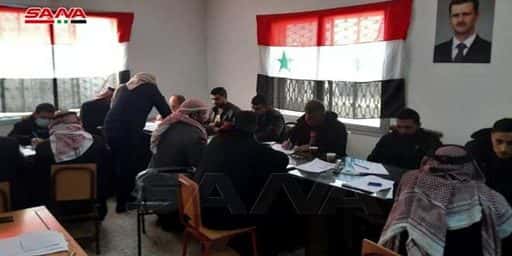 De stroom van degenen die hun positie willen legaliseren blijft stromen naar de nederzettingencentra in de provincies Deir ez-Zor, Raqqa en Aleppo