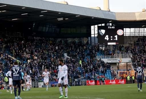 O estreante da Bundesliga, Bochum, destruiu a defesa do Bayern, marcou quatro vezes