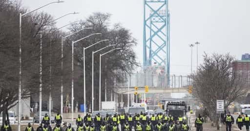 Canada - Windsor's Ambassador Bridge grensovergang heropent na COVID-19-protest