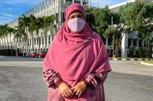 Der malaysische Minister sagt, es sei in Ordnung, wenn Männer „störrische Ehefrauen“ „fest berühren“...